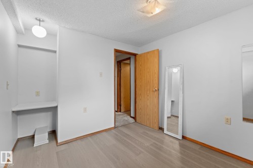 3019 139 Avenue Nw, Edmonton, AB - Indoor Photo Showing Other Room