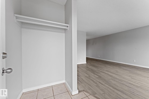 3019 139 Avenue Nw, Edmonton, AB - Indoor Photo Showing Other Room