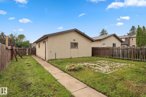 3019 139 Avenue Nw, Edmonton, AB - Outdoor