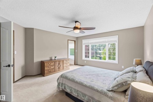 1080 Wedgewood Boulevard Nw, Edmonton, AB - Indoor Photo Showing Bedroom