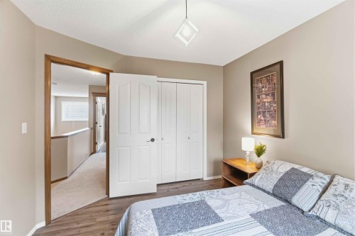 1080 Wedgewood Boulevard Nw, Edmonton, AB - Indoor Photo Showing Bedroom