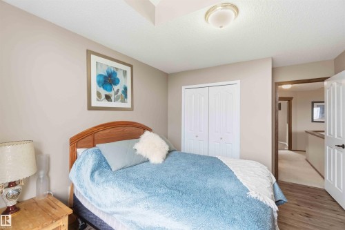 1080 Wedgewood Boulevard Nw, Edmonton, AB - Indoor Photo Showing Bedroom