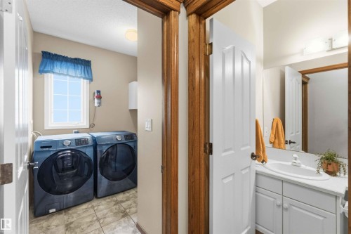 1080 Wedgewood Boulevard Nw, Edmonton, AB - Indoor Photo Showing Laundry Room