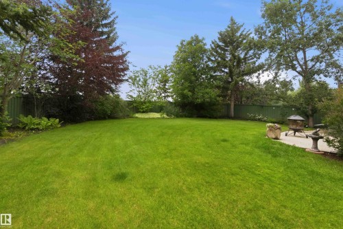 1080 Wedgewood Boulevard Nw, Edmonton, AB - Outdoor With Backyard