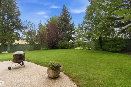 1080 Wedgewood Boulevard Nw, Edmonton, AB - Outdoor With Backyard