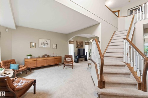 1080 Wedgewood Boulevard Nw, Edmonton, AB - Indoor Photo Showing Other Room