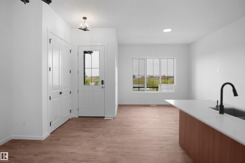 7523 Observer Lane Nw, Edmonton, AB - Indoor Photo Showing Other Room