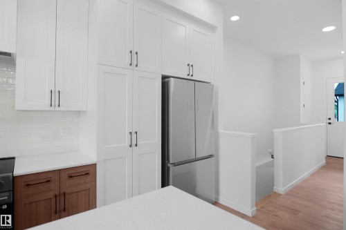 7523 Observer Lane Nw, Edmonton, AB - Indoor
