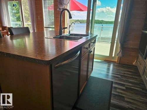 57230 Range Road 25, Rural Barrhead County, AB - Indoor Photo Showing Kitchen With Double Sink