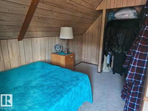57230 Range Road 25, Rural Barrhead County, AB - Indoor Photo Showing Bedroom