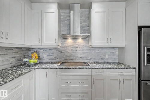 #810 200 Bellerose Dr, St. Albert, AB - Indoor Photo Showing Kitchen With Upgraded Kitchen