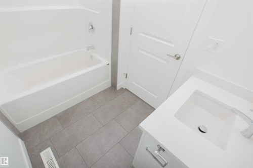 3631 213 Street Nw, Edmonton, AB - Indoor Photo Showing Bathroom