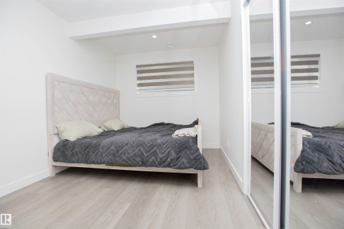 3631 213 Street Nw, Edmonton, AB - Indoor Photo Showing Bedroom