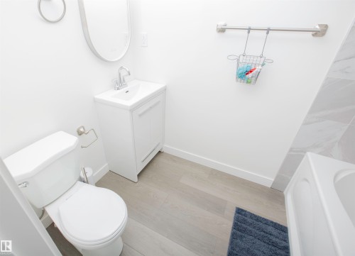 3631 213 Street Nw, Edmonton, AB - Indoor Photo Showing Bathroom