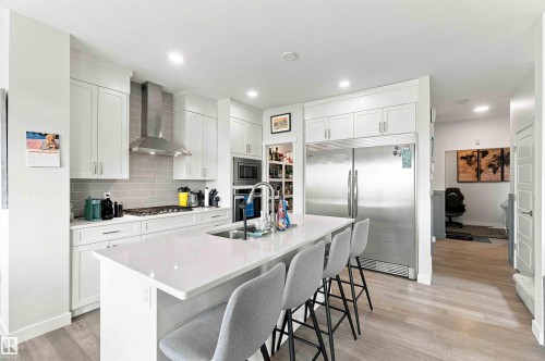 7608 Creighton Place Sw, Edmonton, AB - Indoor Photo Showing Kitchen With Double Sink With Upgraded Kitchen