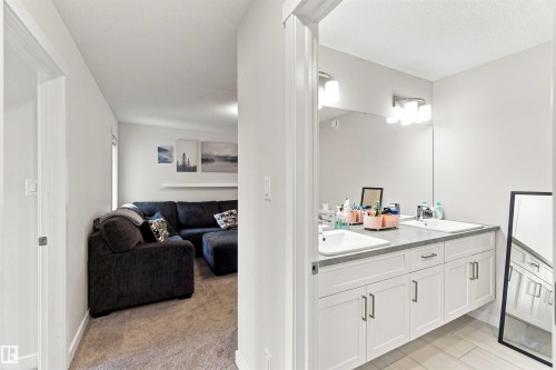 7608 Creighton Place Sw, Edmonton, AB - Indoor