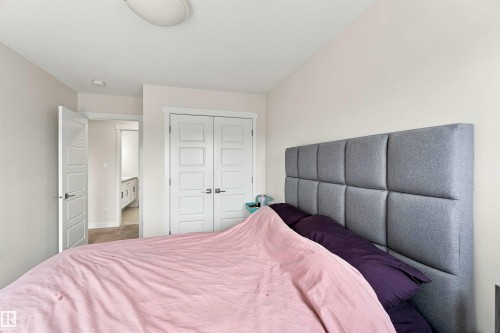 7608 Creighton Place Sw, Edmonton, AB - Indoor Photo Showing Bedroom