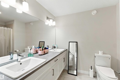 7608 Creighton Place Sw, Edmonton, AB - Indoor Photo Showing Bathroom