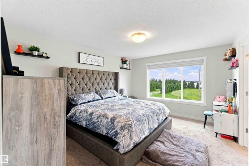 7608 Creighton Place Sw, Edmonton, AB - Indoor Photo Showing Bedroom