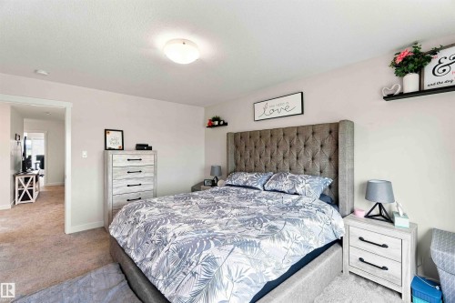 7608 Creighton Place Sw, Edmonton, AB - Indoor Photo Showing Bedroom