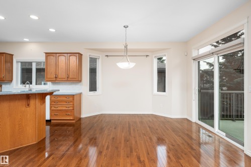 #40 1251 Rutherford Rd Sw, Edmonton, AB - Indoor Photo Showing Kitchen