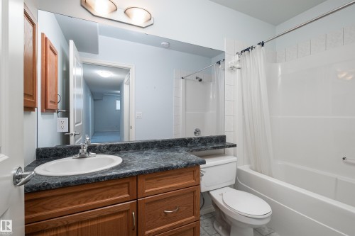#40 1251 Rutherford Rd Sw, Edmonton, AB - Indoor Photo Showing Bathroom