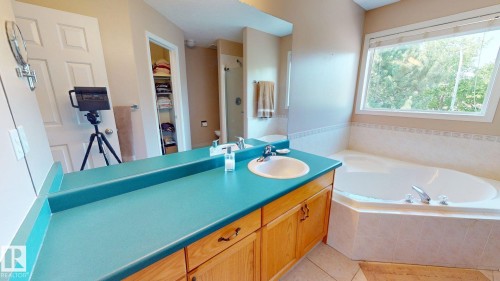 4 Oakland Way, St. Albert, AB - Indoor Photo Showing Bathroom