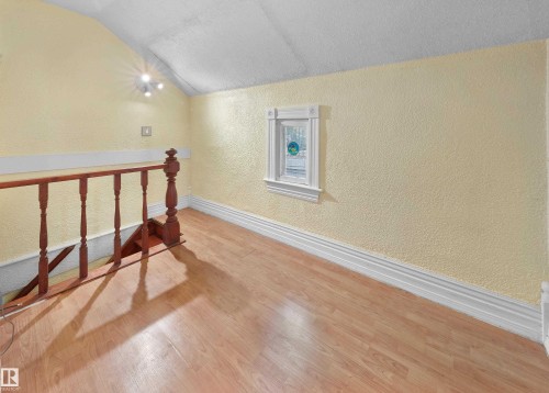 11038 84 Avenue Nw, Edmonton, AB - Indoor Photo Showing Other Room