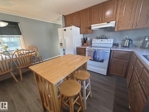20 Sunset Boulevard, Spruce Grove, AB - Indoor Photo Showing Kitchen