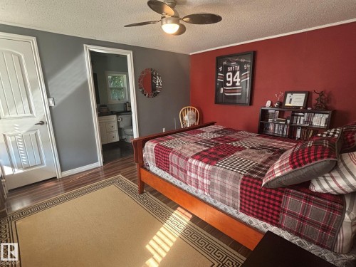 20 Sunset Boulevard, Spruce Grove, AB - Indoor Photo Showing Bedroom