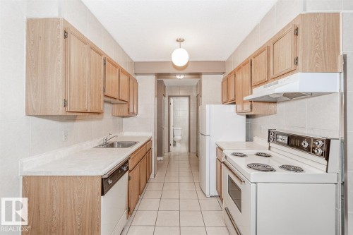 #511 12841 65 St Nw, Edmonton, AB - Indoor Photo Showing Kitchen
