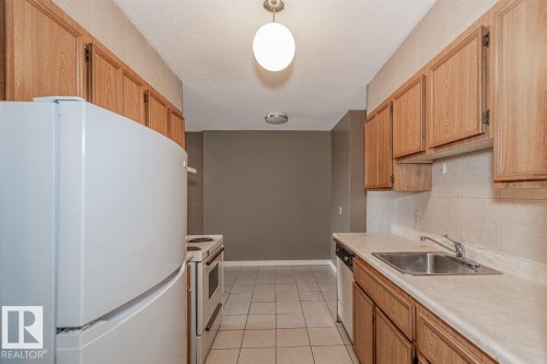 #511 12841 65 St Nw, Edmonton, AB - Indoor Photo Showing Kitchen