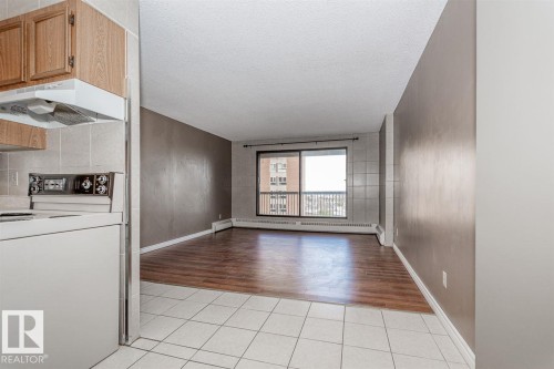 #511 12841 65 St Nw, Edmonton, AB - Indoor Photo Showing Kitchen