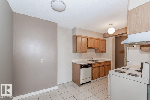 #511 12841 65 St Nw, Edmonton, AB - Indoor Photo Showing Kitchen