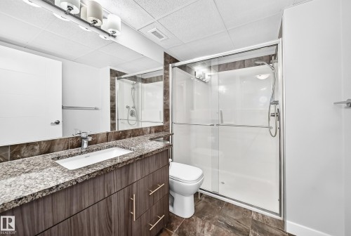 #201 10126 144 St Nw, Edmonton, AB - Indoor Photo Showing Bathroom