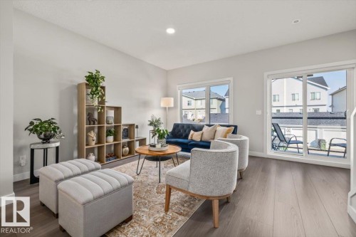 #30 11910 35 Av Sw, Edmonton, AB - Indoor Photo Showing Living Room
