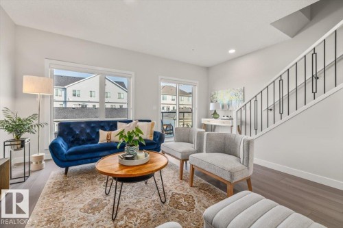 #30 11910 35 Av Sw, Edmonton, AB - Indoor Photo Showing Living Room