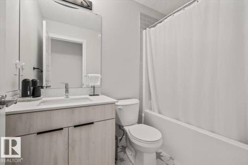 #30 11910 35 Av Sw, Edmonton, AB - Indoor Photo Showing Bathroom