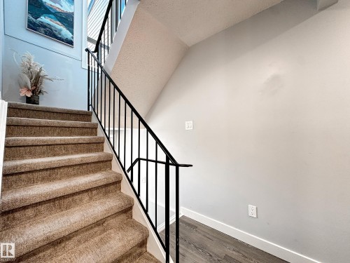 862 Erin Place Nw, Edmonton, AB - Indoor Photo Showing Other Room