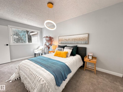 862 Erin Place Nw, Edmonton, AB - Indoor Photo Showing Bedroom