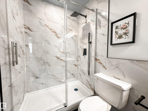 862 Erin Place Nw, Edmonton, AB - Indoor Photo Showing Bathroom