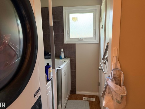 18 Latimer Place, St. Albert, AB - Indoor