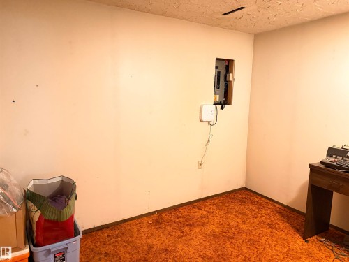 18 Latimer Place, St. Albert, AB - Indoor Photo Showing Other Room