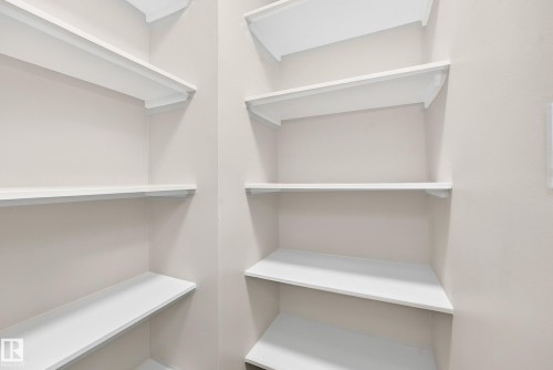 5535 144A Avenue Nw, Edmonton, AB - Indoor With Storage
