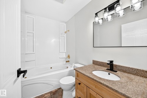 5535 144A Avenue Nw, Edmonton, AB - Indoor Photo Showing Bathroom