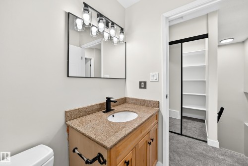 5535 144A Avenue Nw, Edmonton, AB - Indoor Photo Showing Bathroom
