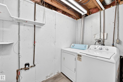 5535 144A Avenue Nw, Edmonton, AB - Indoor Photo Showing Laundry Room