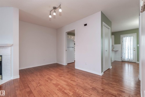 #22 11105 9 Av Nw, Edmonton, AB - Indoor Photo Showing Other Room
