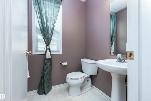 #22 11105 9 Av Nw, Edmonton, AB - Indoor Photo Showing Bathroom