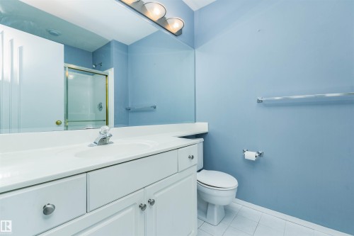 #22 11105 9 Av Nw, Edmonton, AB - Indoor Photo Showing Bathroom